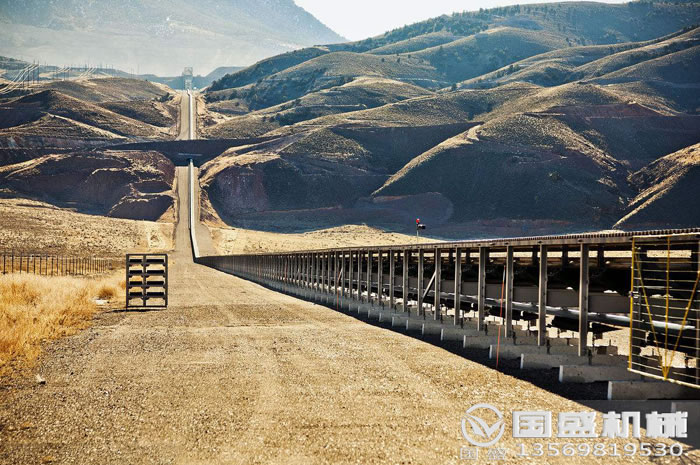 橡膠皮帶機在碎石機上的應用 橡膠皮帶機在碎石機上的應用